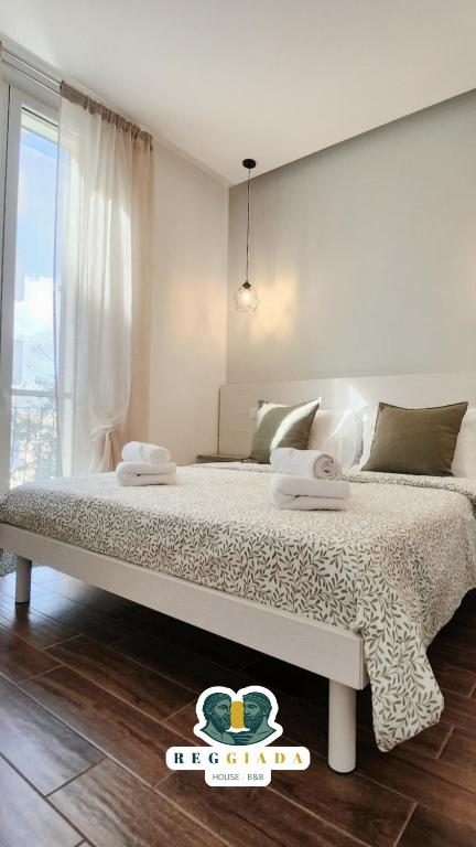 Camera King con Balcone: letto in camera luminosa - Reggiada House B&B Reggio Calabria